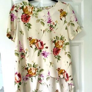 Gorgeous floral high-low blouse size small
